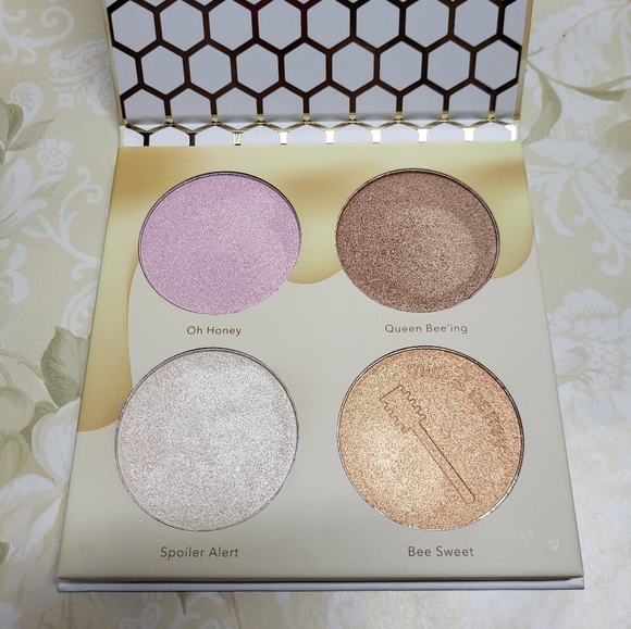 Beauty Bakerie Milk & Honey Highlighter Palette - Picture 6 of 10